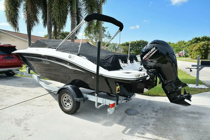 Slide: The Image of Sea Ray SPX 190 2020 - 4886914