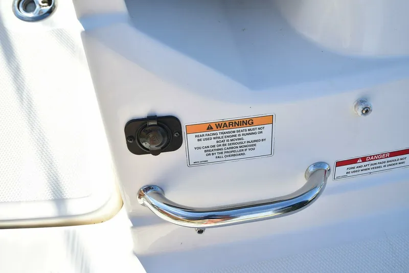 Slide: The Image of Sea Ray SPX 190 2020 - 4887275