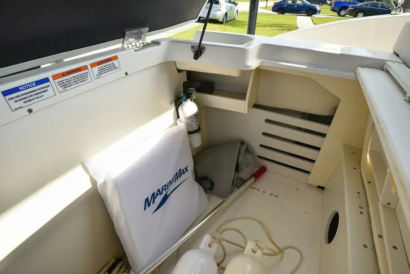 Slide: The Image of Sea Ray SPX 190 2020 - 4887285