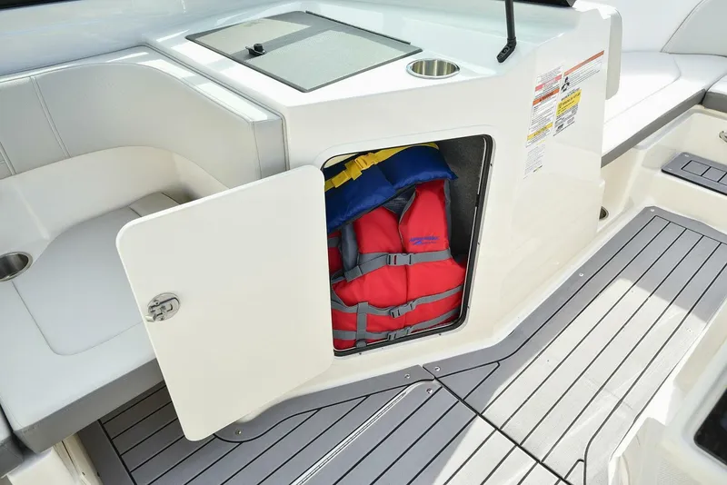 Slide: The Image of Sea Ray SPX 190 2020 - 4887294