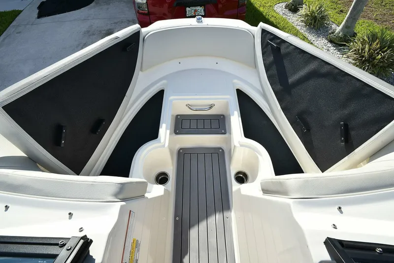 Slide: The Image of Sea Ray SPX 190 2020 - 4887289