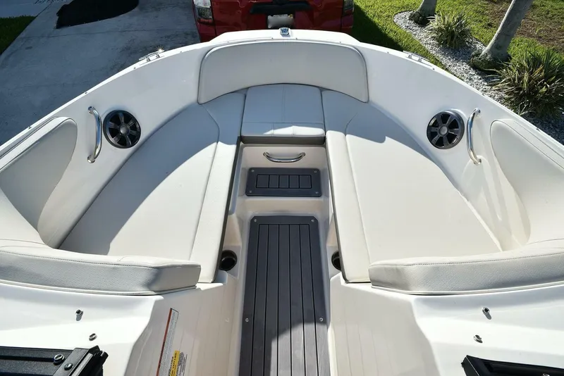 Slide: The Image of Sea Ray SPX 190 2020 - 4887284