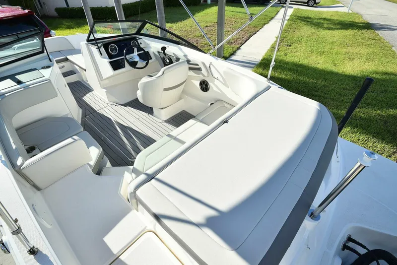 Slide: The Image of Sea Ray SPX 190 2020 - 4887286