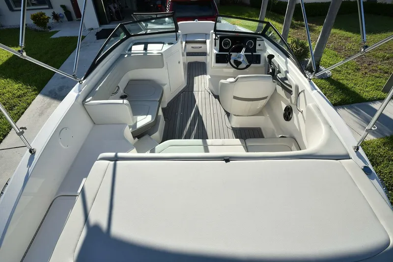 Slide: The Image of Sea Ray SPX 190 2020 - 4887308