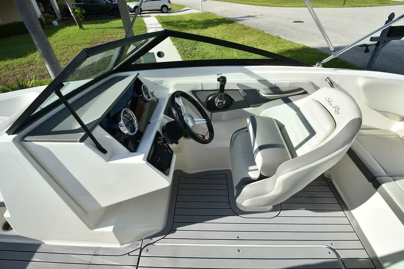 Slide: The Image of Sea Ray SPX 190 2020 - 4887312