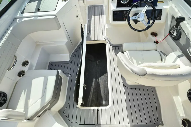 Slide: The Image of Sea Ray SPX 190 2020 - 4887314