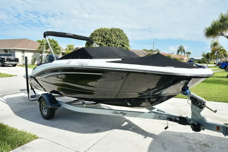 Slide: The Image of Sea Ray SPX 190 2020 - 4886921