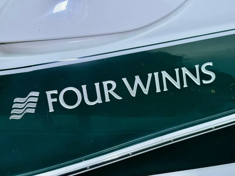 Slide: The Image of Four Winns Vista 288 2004 - 4888671