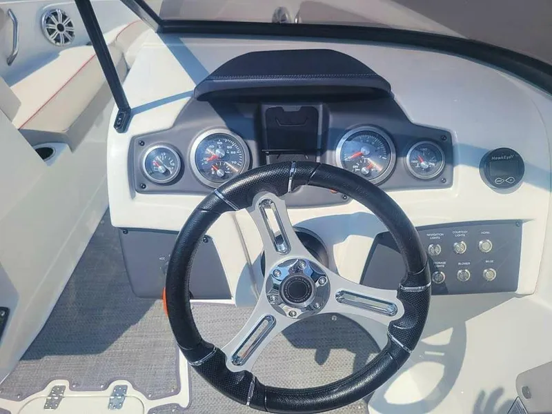 Slide: The Image of Tahoe 700 2019 - 4888696