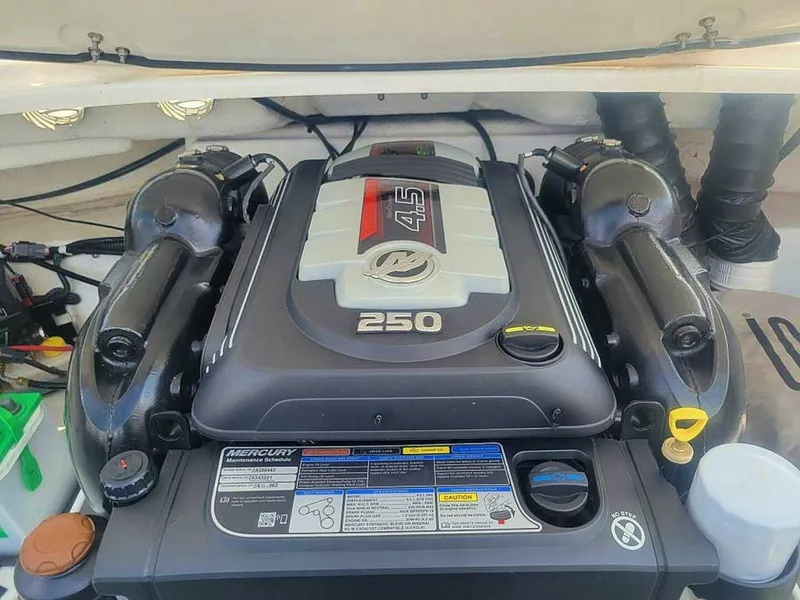 Slide: The Image of Tahoe 700 2019 - 4888697