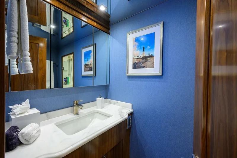 Slide: The Image of Viking 92 CHINA TIME - Forward Head 2020 Viking 92 Convertible CHINA TIME - 4890152