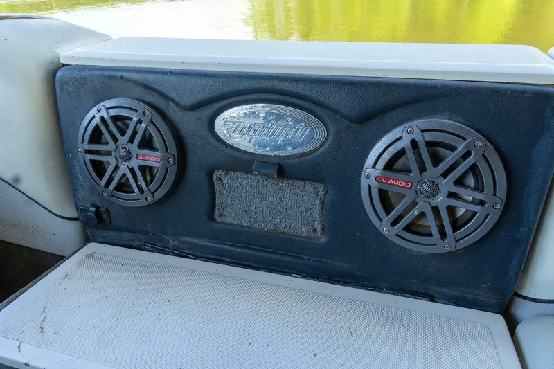 Slide: The Image of Malibu Wakesetter 23 XTi 2003 - 4891051