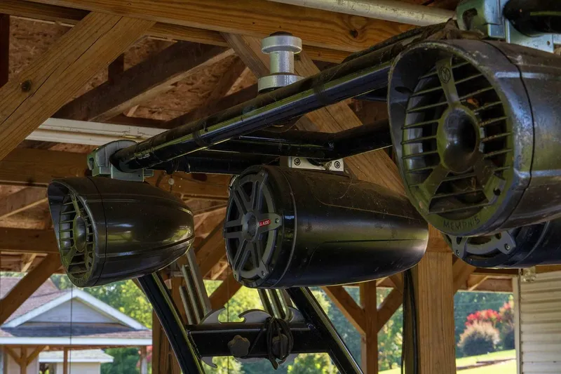 Slide: The Image of Malibu Wakesetter 23 XTi 2003 - 4891062