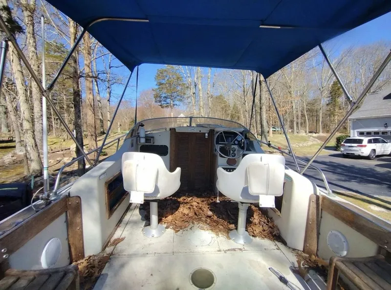 Slide: The Image of Boston Whaler 25 Revenge 1983 - 7530670