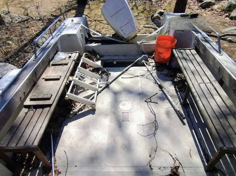 Slide: The Image of Boston Whaler 25 Revenge 1983 - 7530668