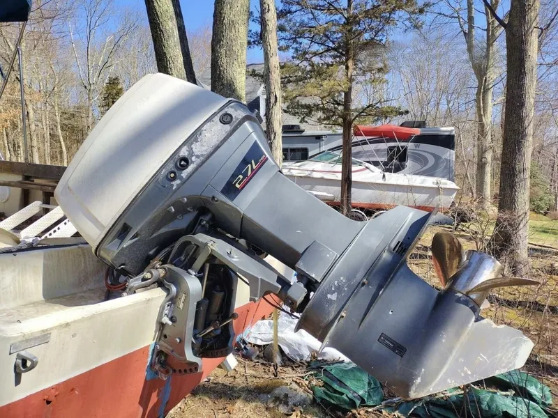 Slide: The Image of Boston Whaler 25 Revenge 1983 - 7530663