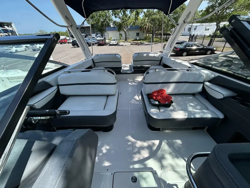 Slide: The Image of Regal 2800 Bowrider 2015 - 5327750