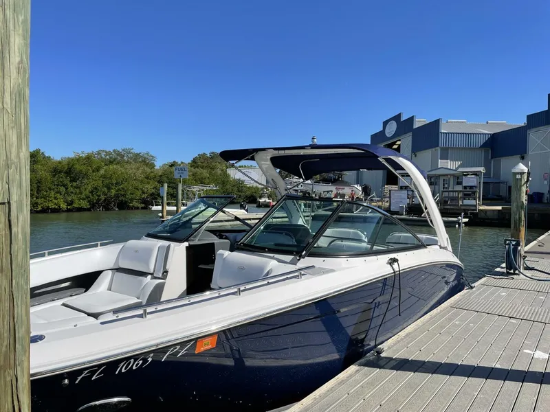 Slide: The Image of Regal 2800 Bowrider 2015 - 4891161