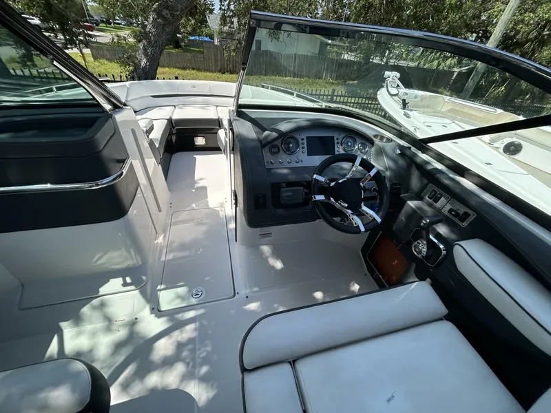 Slide: The Image of Regal 2800 Bowrider 2015 - 5327731