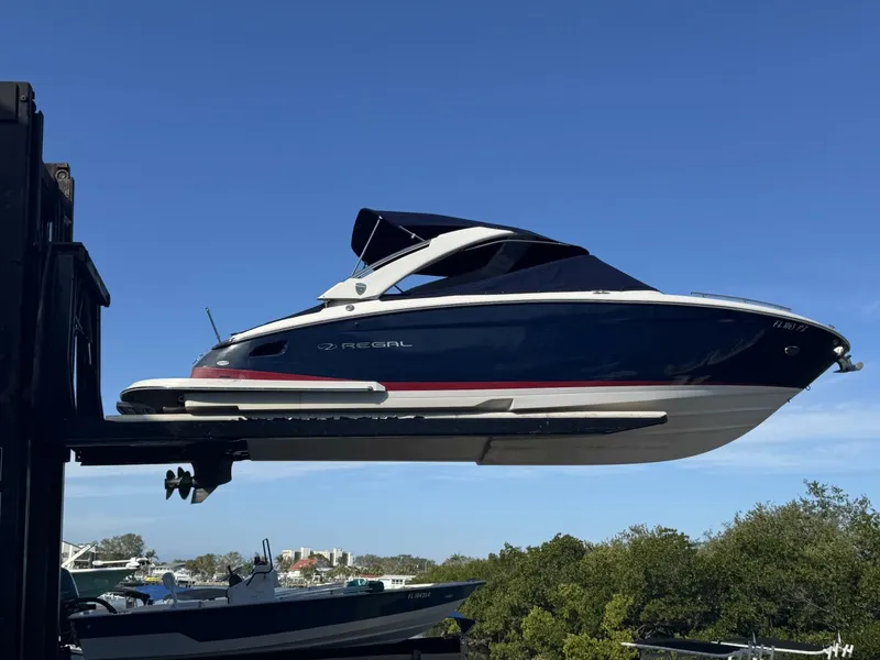 Slide: The Image of Regal 2800 Bowrider 2015 - 4891128