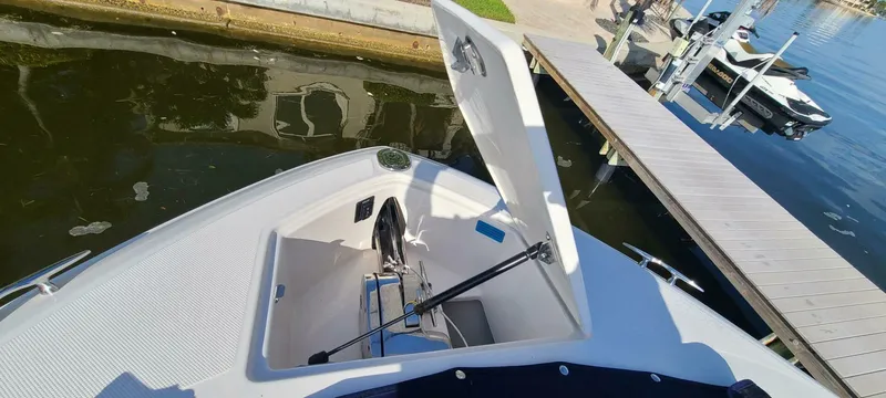 Slide: The Image of Regal 2800 Bowrider 2015 - 4891251