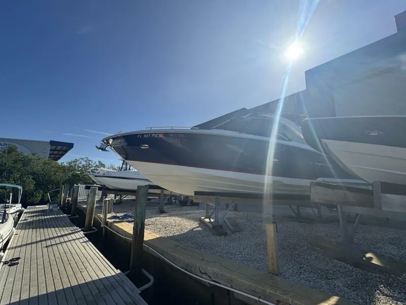 Slide: The Image of Regal 2800 Bowrider 2015 - 4891133