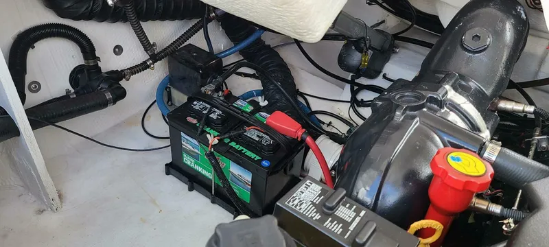 Slide: The Image of Regal 2800 Bowrider 2015 - 4891263