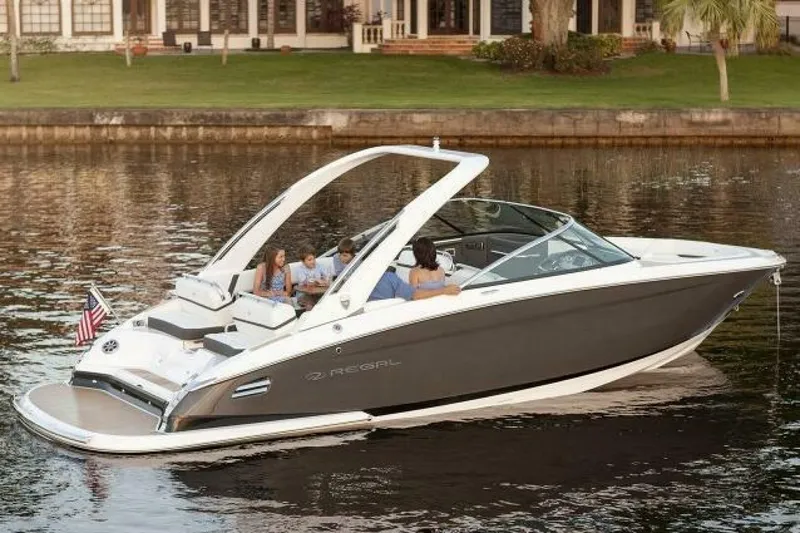 Slide: The Image of Regal 2800 Bowrider 2015 - 4891182