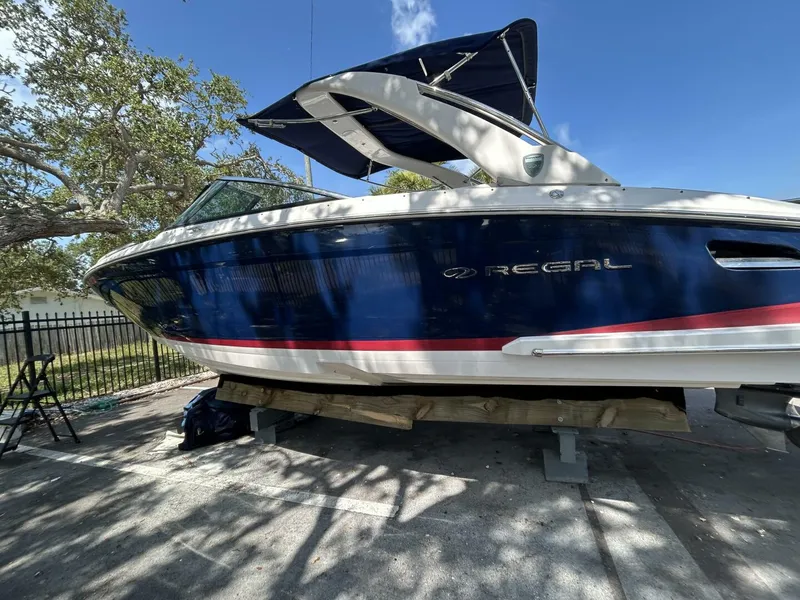 Slide: The Image of Regal 2800 Bowrider 2015 - 5327713
