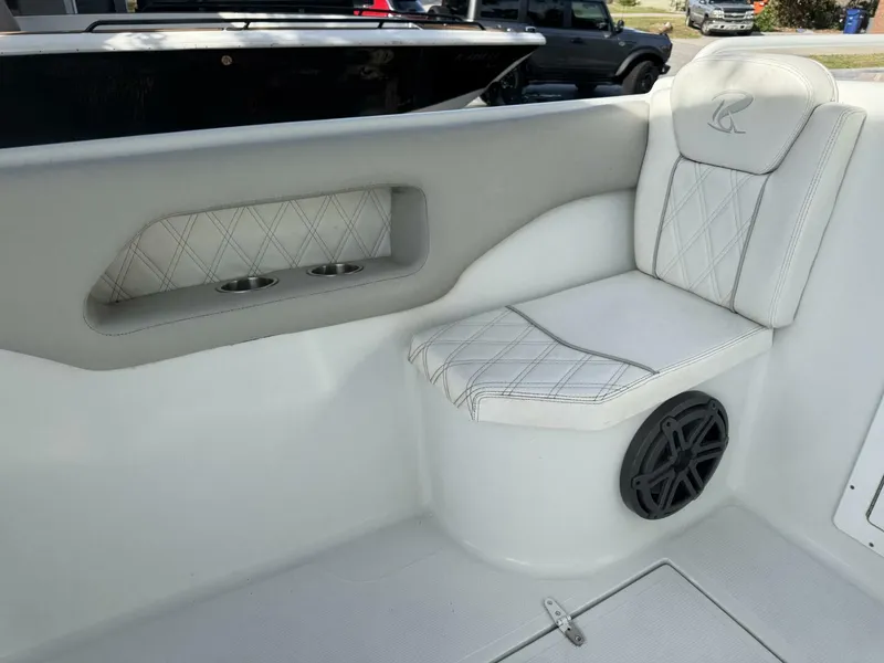 Slide: The Image of Renegade 32 Cuddy 2005 - 4900041