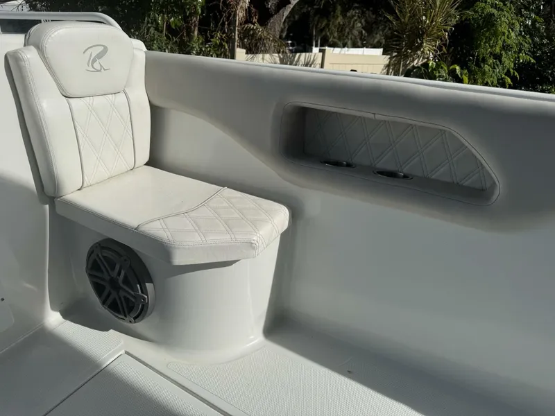 Slide: The Image of Renegade 32 Cuddy 2005 - 4900042