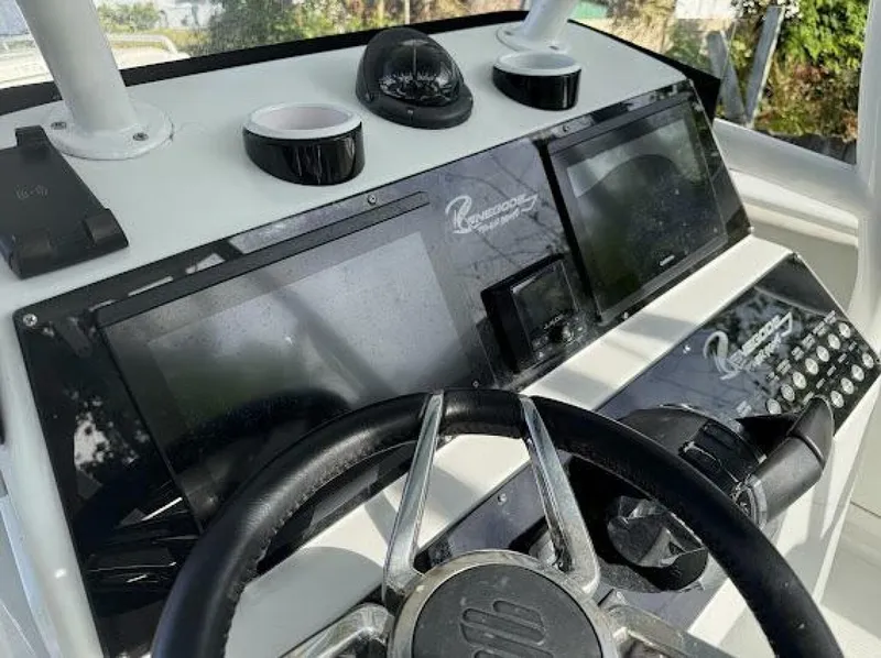 Slide: The Image of Renegade 32 Cuddy 2005 - 4907550