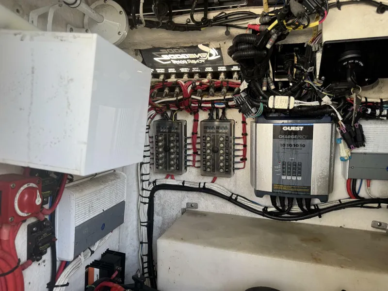 Slide: The Image of Renegade 32 Cuddy 2005 - 4900029