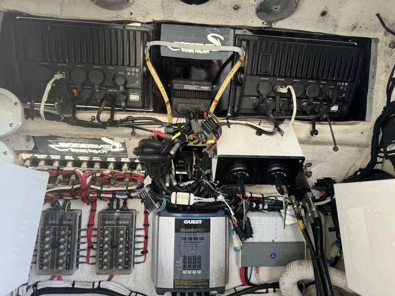 Slide: The Image of Renegade 32 Cuddy 2005 - 4900033