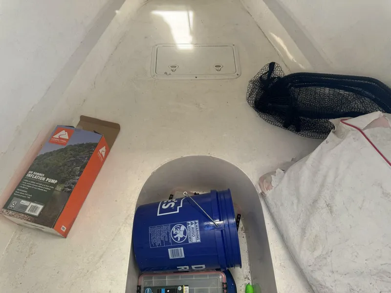 Slide: The Image of Renegade 32 Cuddy 2005 - 4900023