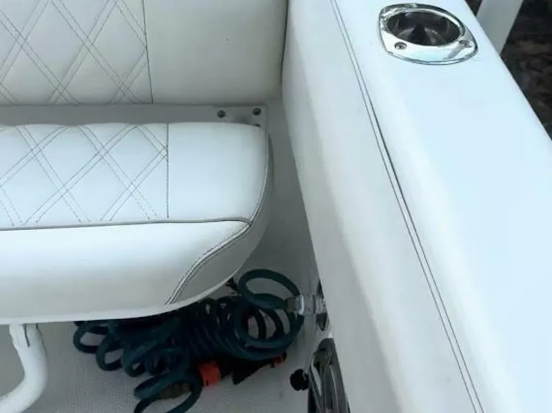 Slide: The Image of Renegade 32 Cuddy 2005 - 4907538