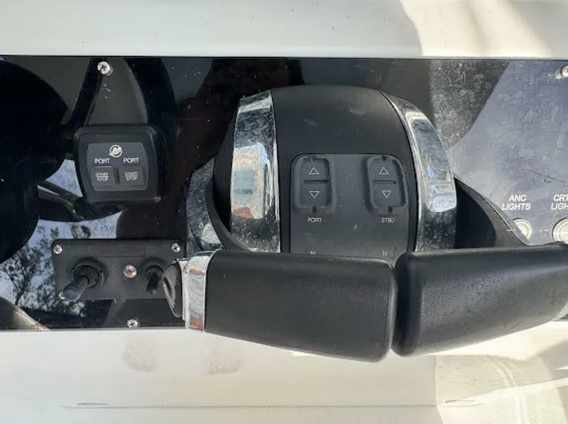 Slide: The Image of Renegade 32 Cuddy 2005 - 4907553