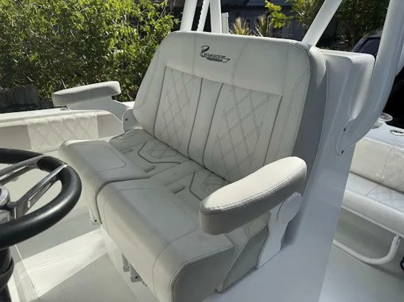 Slide: The Image of Renegade 32 Cuddy 2005 - 4907554