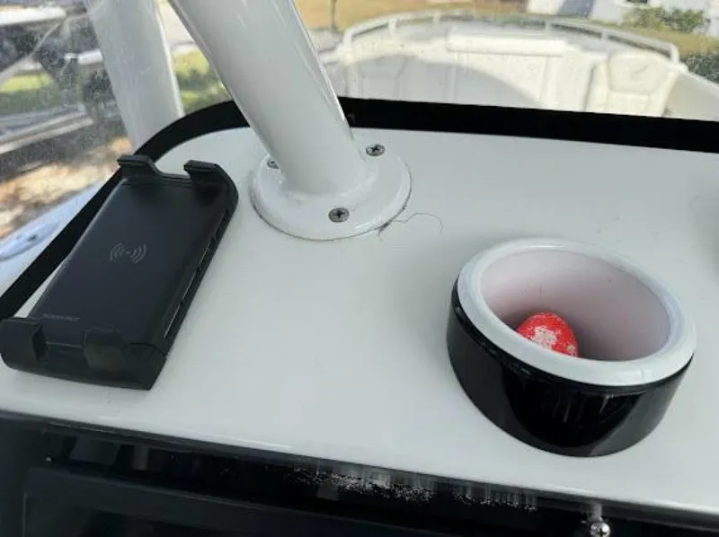 Slide: The Image of Renegade 32 Cuddy 2005 - 4907556