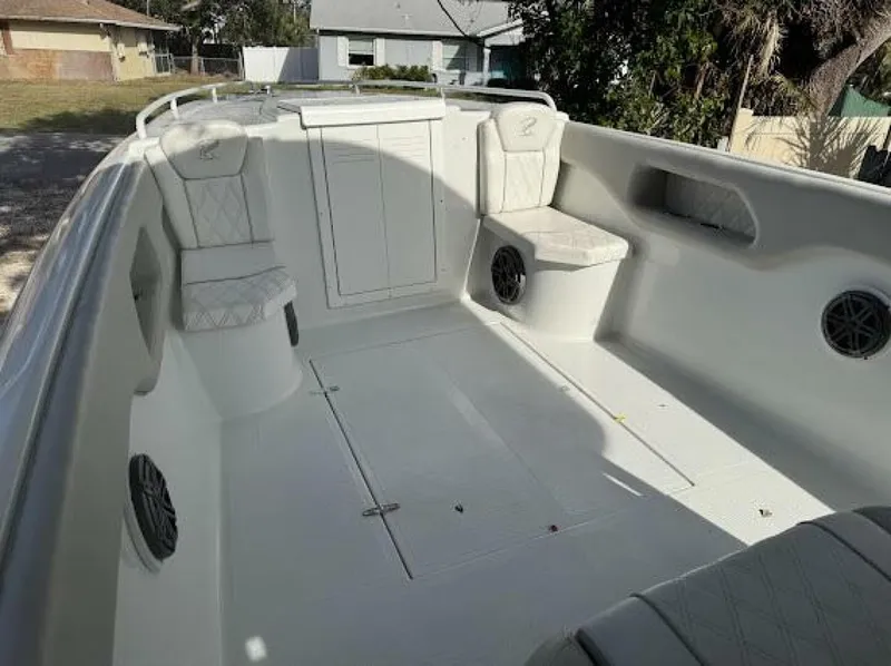 Slide: The Image of Renegade 32 Cuddy 2005 - 4907571