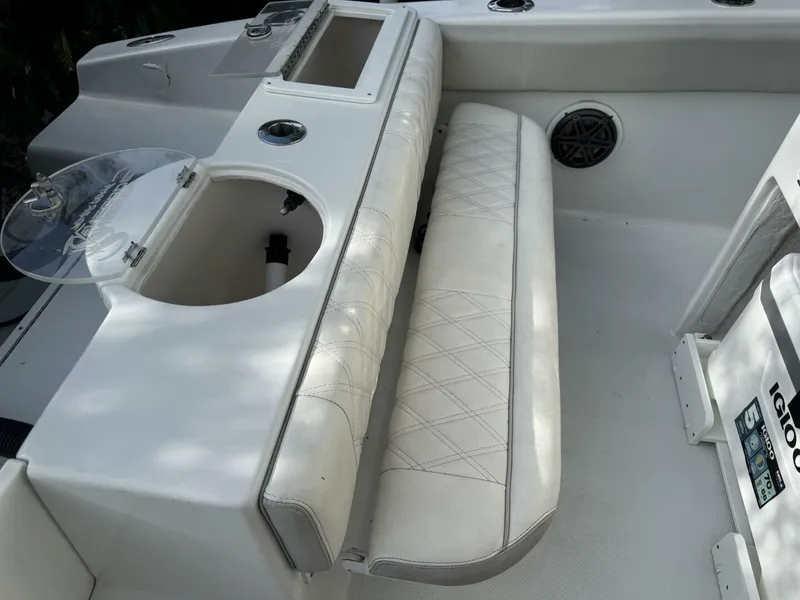 Slide: The Image of Renegade 32 Cuddy 2005 - 4907577