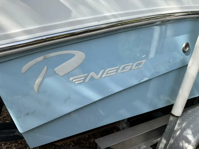 Slide: The Image of Renegade 32 Cuddy 2005 - 4907582