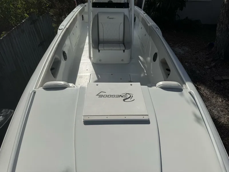 Slide: The Image of Renegade 32 Cuddy 2005 - 4907573