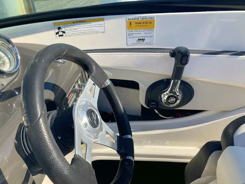 Slide: The Image of Sea Ray 190 Sport 2012 - 4896537