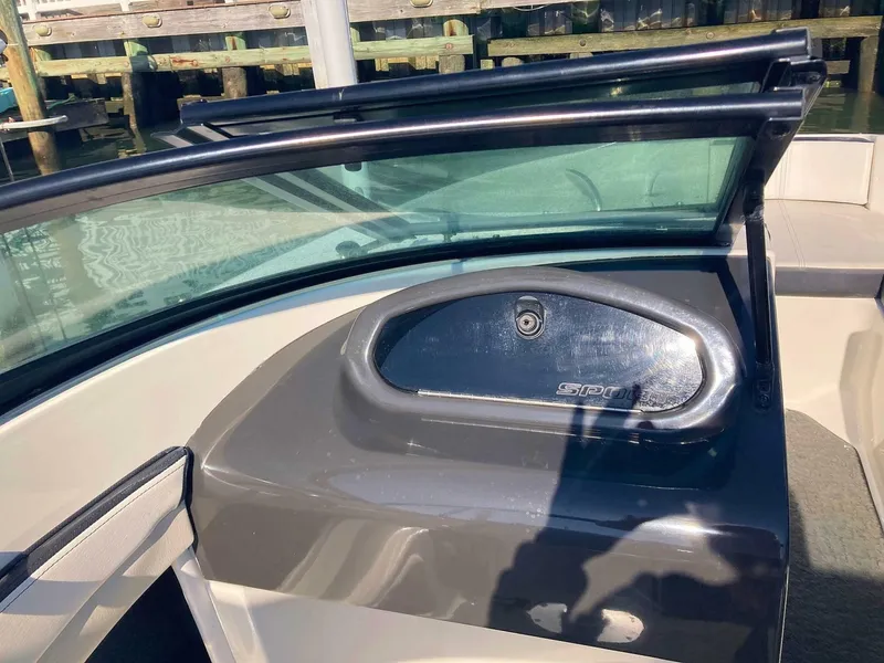 Slide: The Image of Sea Ray 190 Sport 2012 - 7514981