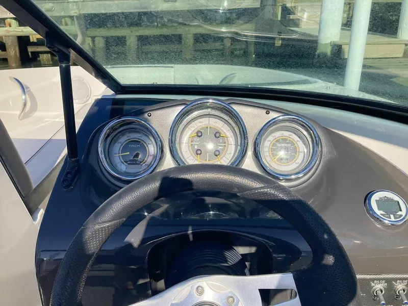 Slide: The Image of Sea Ray 190 Sport 2012 - 4896533