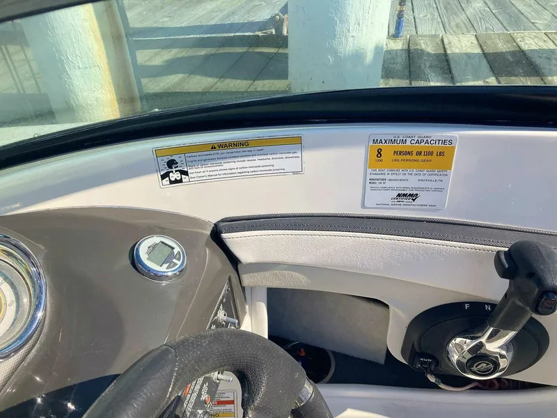 Slide: The Image of Sea Ray 190 Sport 2012 - 4896538