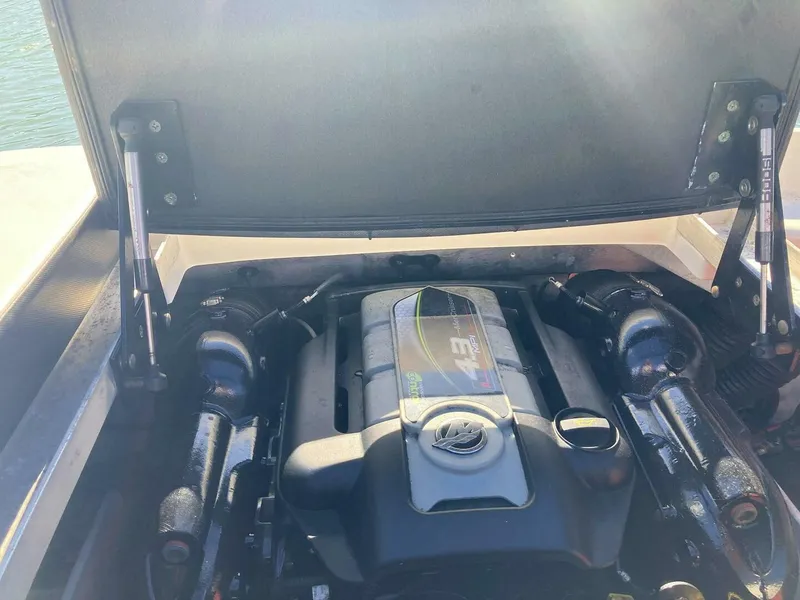 Slide: The Image of Sea Ray 190 Sport 2012 - 4896547