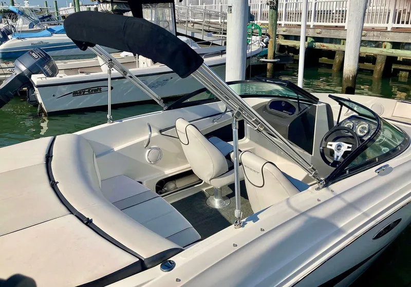 Slide: The Image of Sea Ray 190 Sport 2012 - 7514968