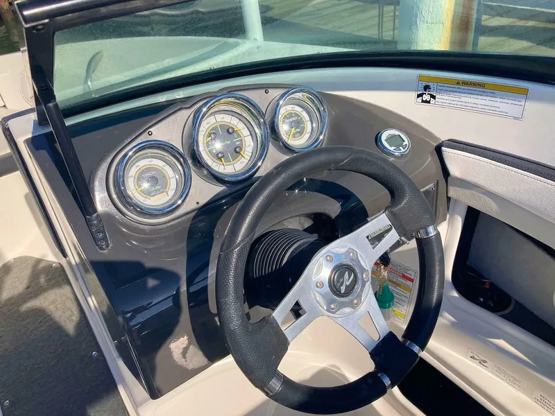 Slide: The Image of Sea Ray 190 Sport 2012 - 7514974